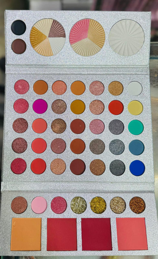 Muicin White Blusher & Eyeshadow Palette