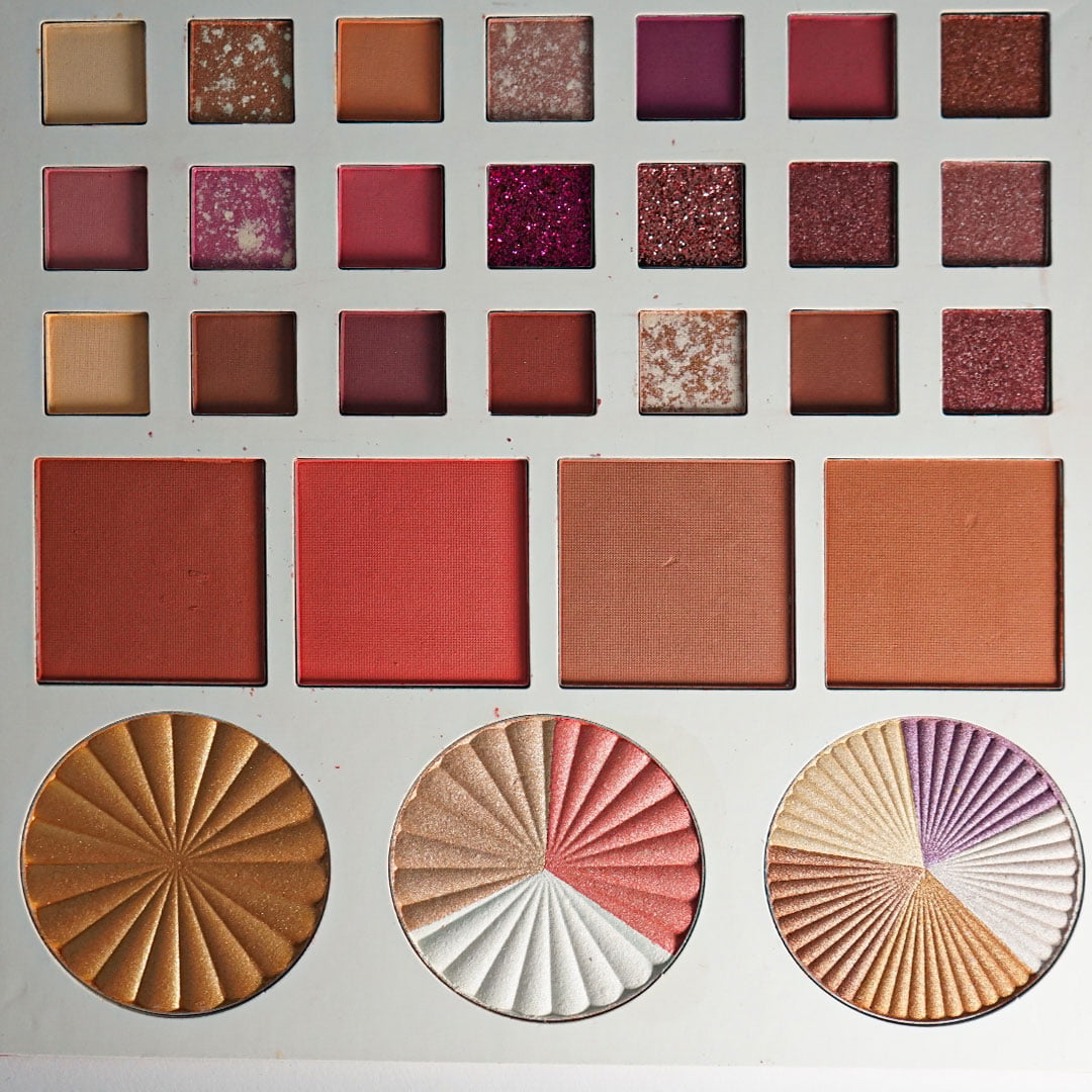 Muicin White Blusher & Eyeshadow Palette